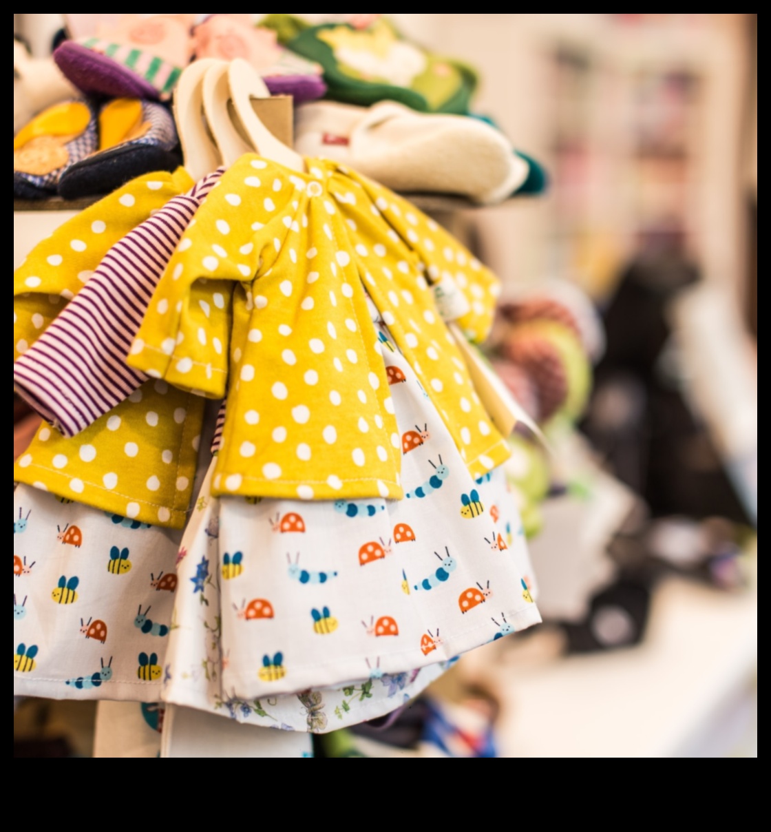 اتجاهات رائعة: اختيارات أنيقة لخزانة ملابس طفلك