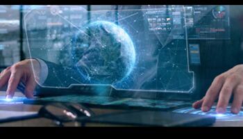 ما وراء الشاشات: استكشاف الميزات المتقدمة في الأجهزة الإلكترونية المحمولة