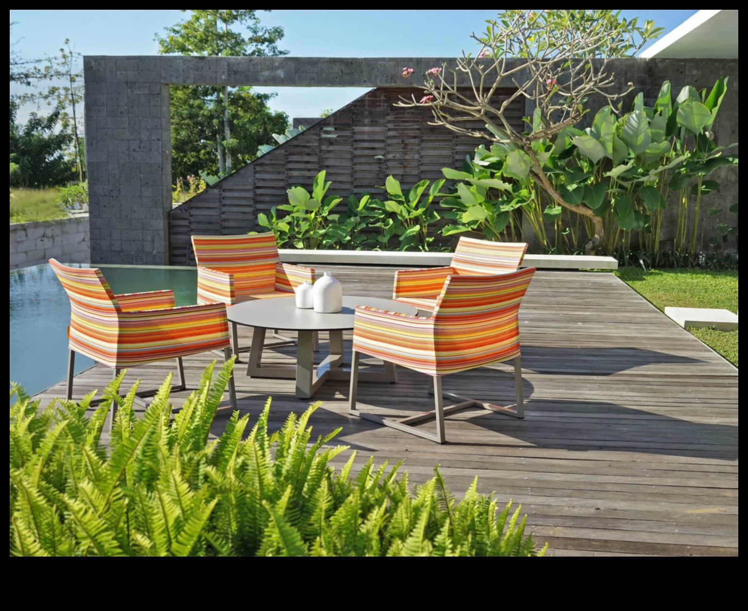 كيفية إضافة مجموعة من الألوان إلى ديكور الفناء الخارجي بأفكار انتقائية؟